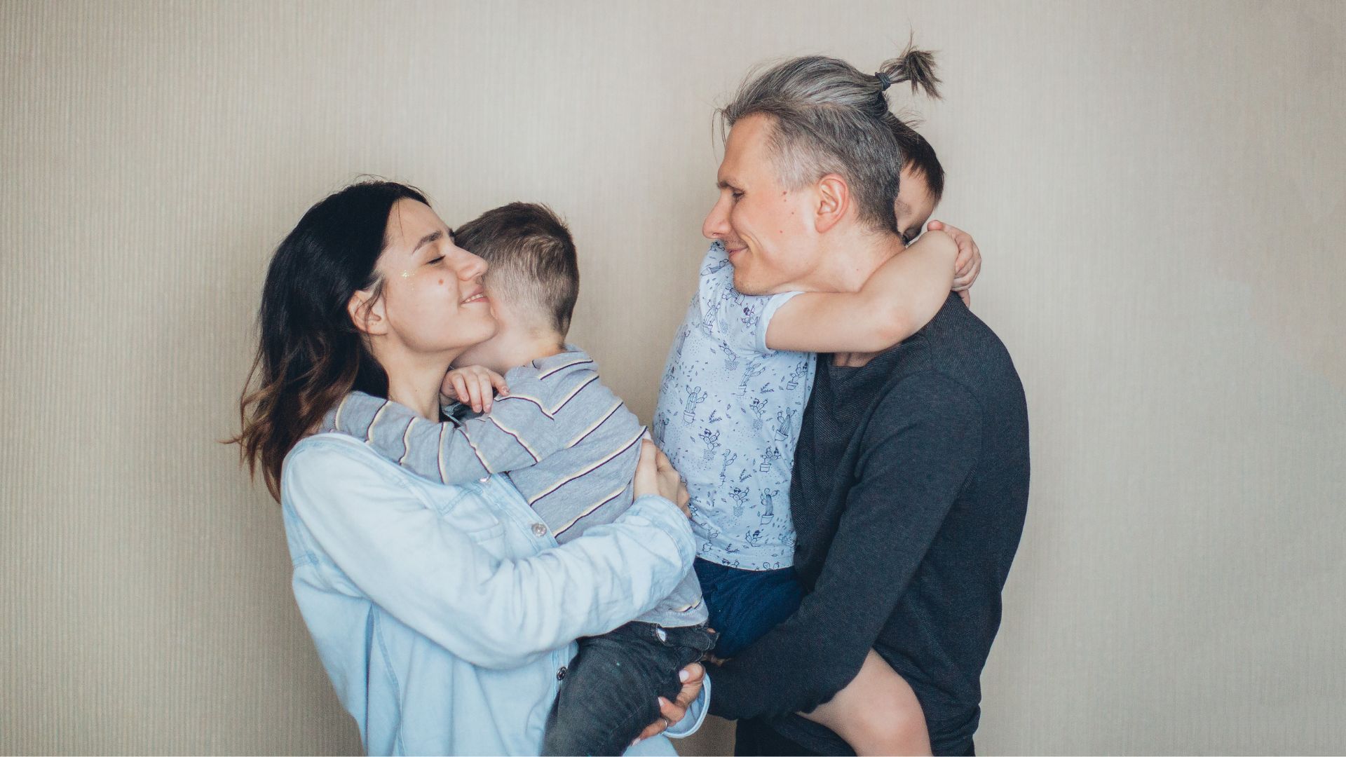 Glückliche gesunde Familie